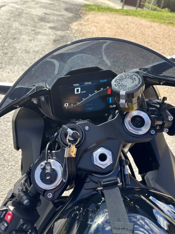 23-10-24 15-47-33 2925.jpg